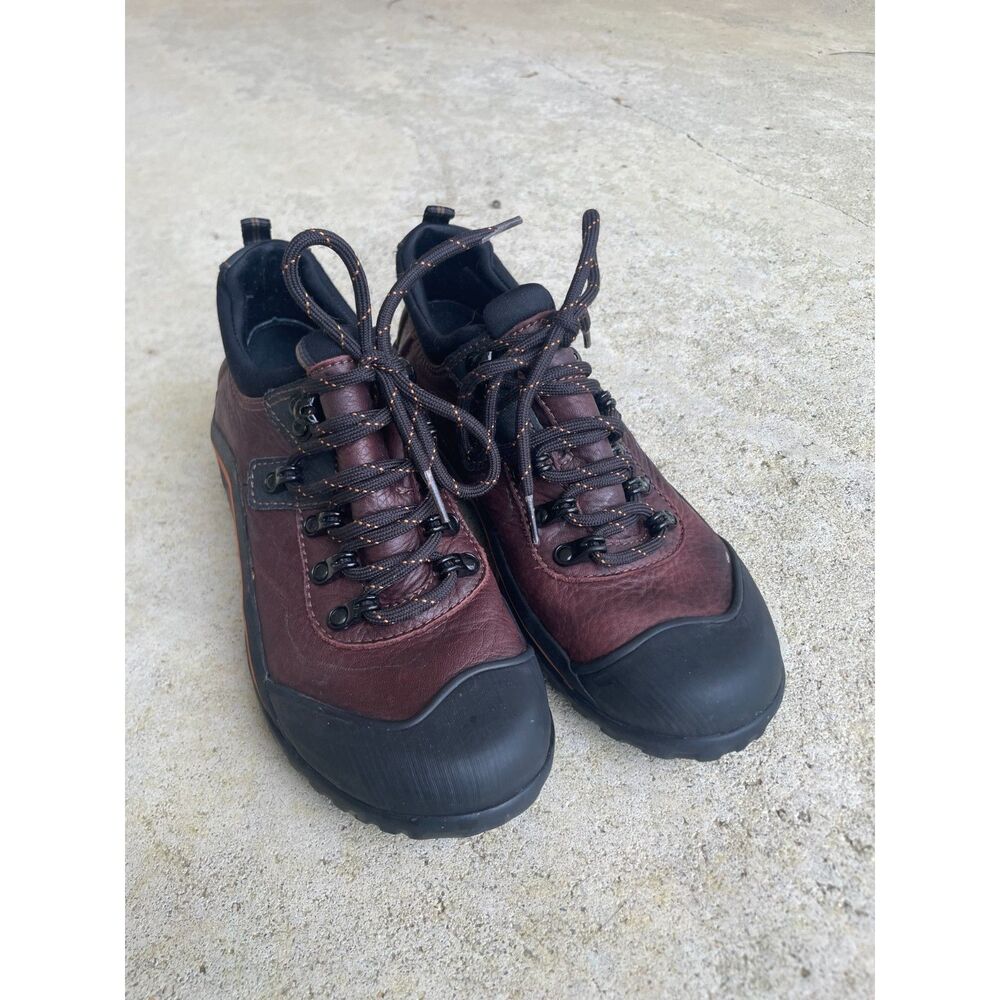 Clark Muckers waterproof shoes brown leather size 6M hiking gardening